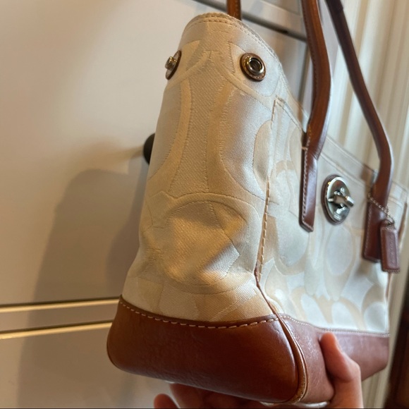 VINTAGE COACH WOMEN HANDBAG - Picture 4 of 13